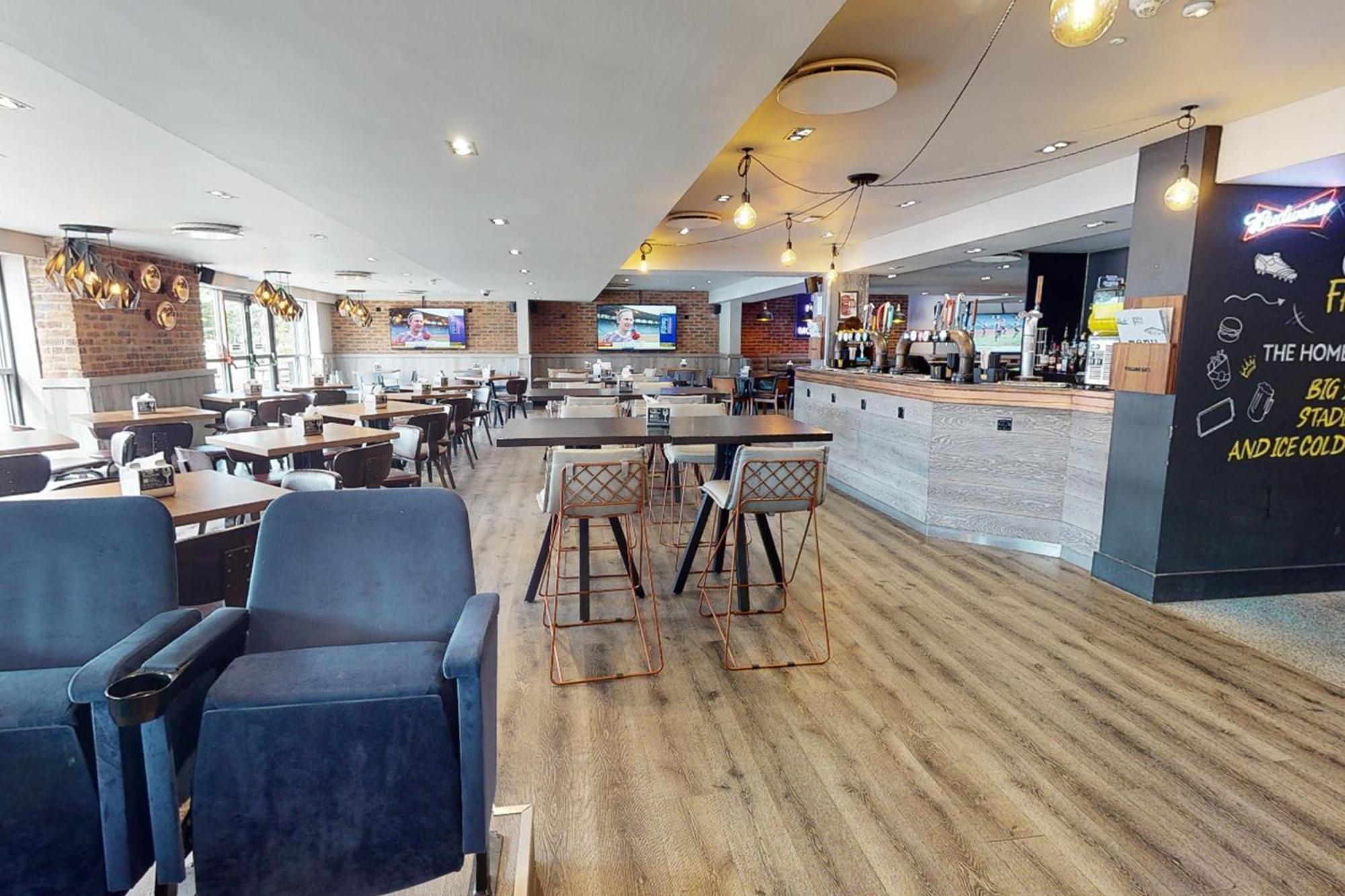 Village Hotel Swansea Eksteriør billede